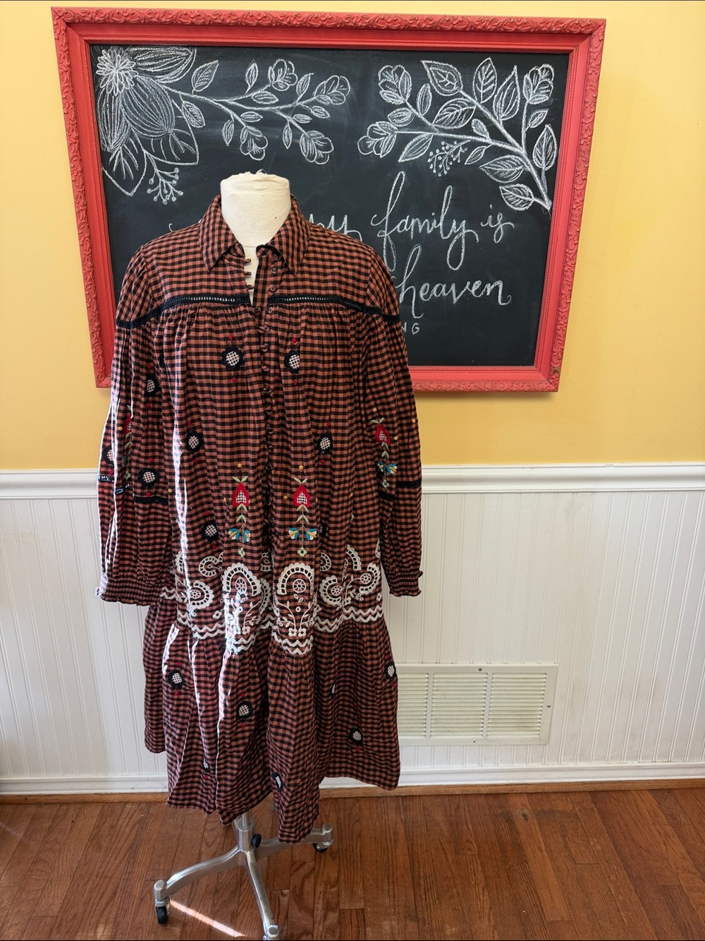 Forever That Girl adorable Womens Brown Gingham Embroidered Long Sleeve Dress
